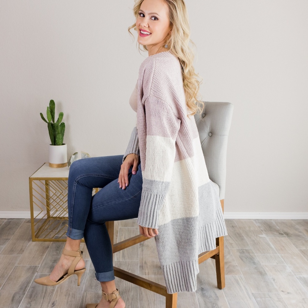 'Caught Up In You' Color-Block Cardigan - Picture 6 of 6